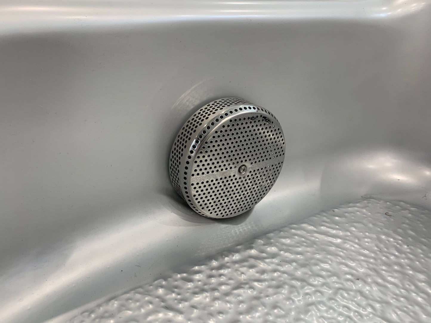 Suction SQR + grommet - Water Recirculation Suction - 125mm face / Suits 50mm PVC